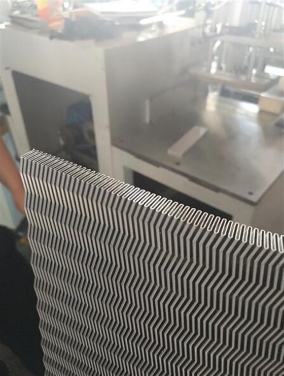 鋁蜂窩板切割機 鋁蜂窩板切割機