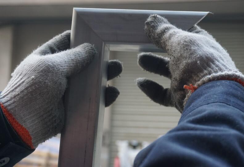 【蘇州】相框45度對角切割要用全自動45度對角機(jī)，并非雙頭鋸！！