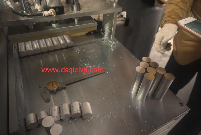 【上海】選擇鄧氏全自動鋸鋁機(jī)，切割直徑100mm鋁棒做汽車配件